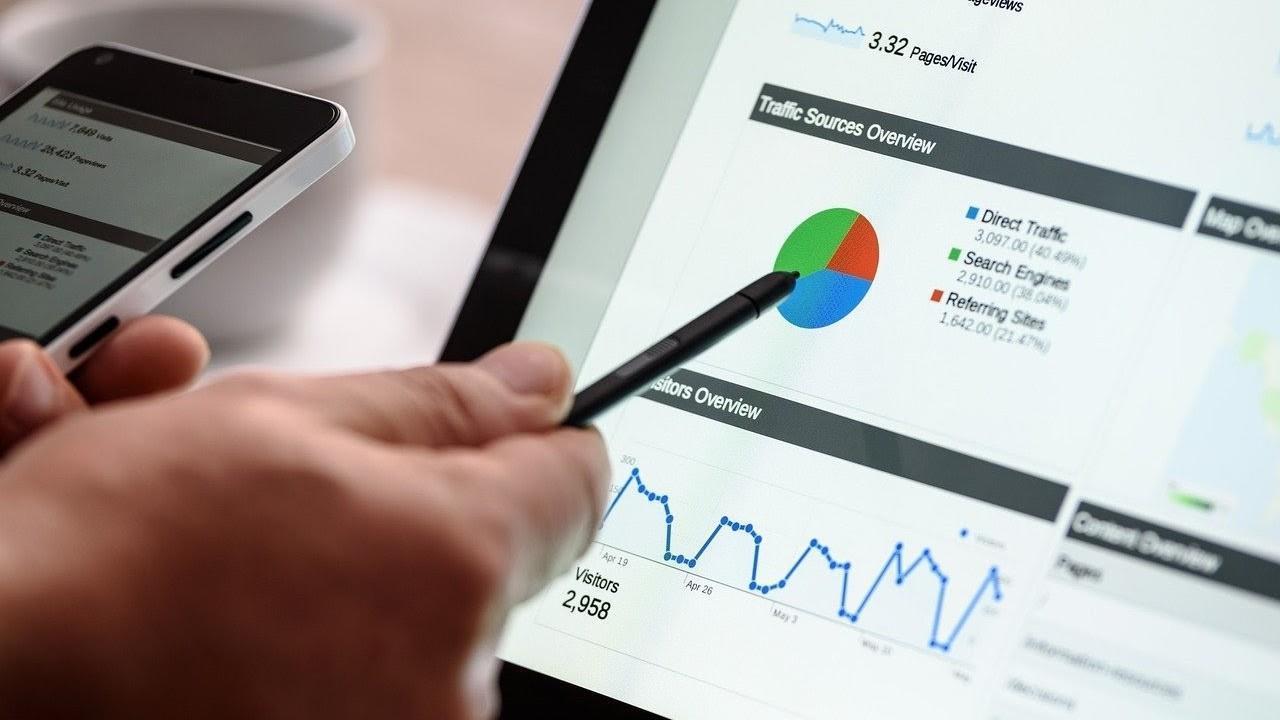 Marketing en la era de la IA: Una revolución de personalización, automatización y decisiones inteligentes